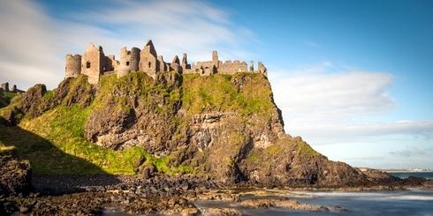 Dunluce_Castle_Navi_mieten_Irland